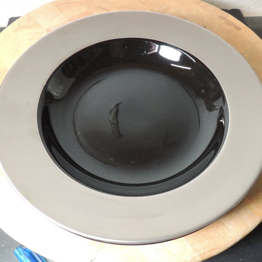 2 Gucci Porcellana Salad Plates Black and Silver GCZ4